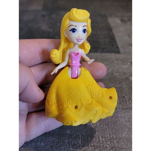 Princess Aurora Hasbro doll toy figure Sleeping Beauty - Picture 2 of 5
